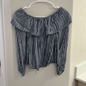 On/off shoulder summer chic blouse